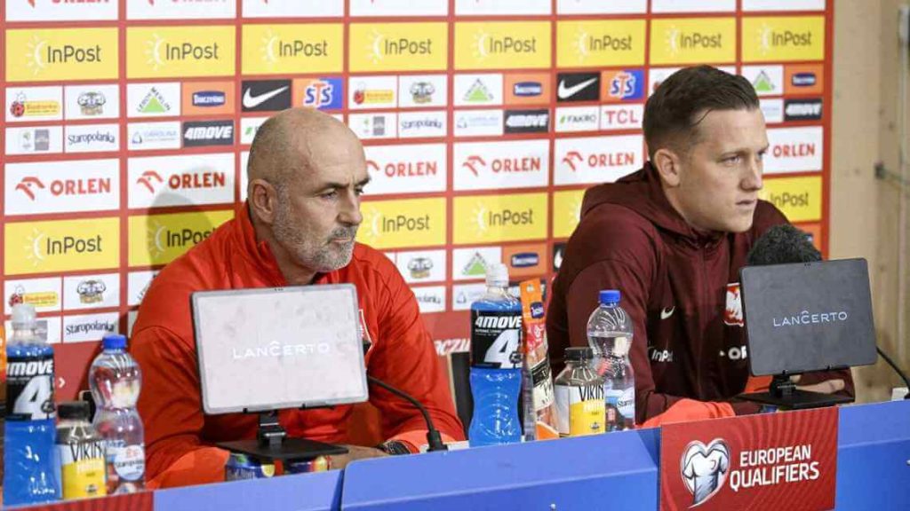 poland-coach-explains-decision-to-replace-lewandowski-as-captain