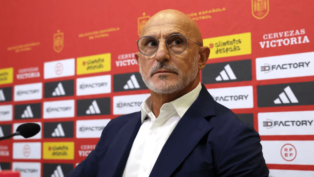 Manager Luis de la Fuente and Spain have won three of its last four and seven of its last ten matches, including a 6-0 victory over Turkey on September 8, 2025. Photo by Getty Images.