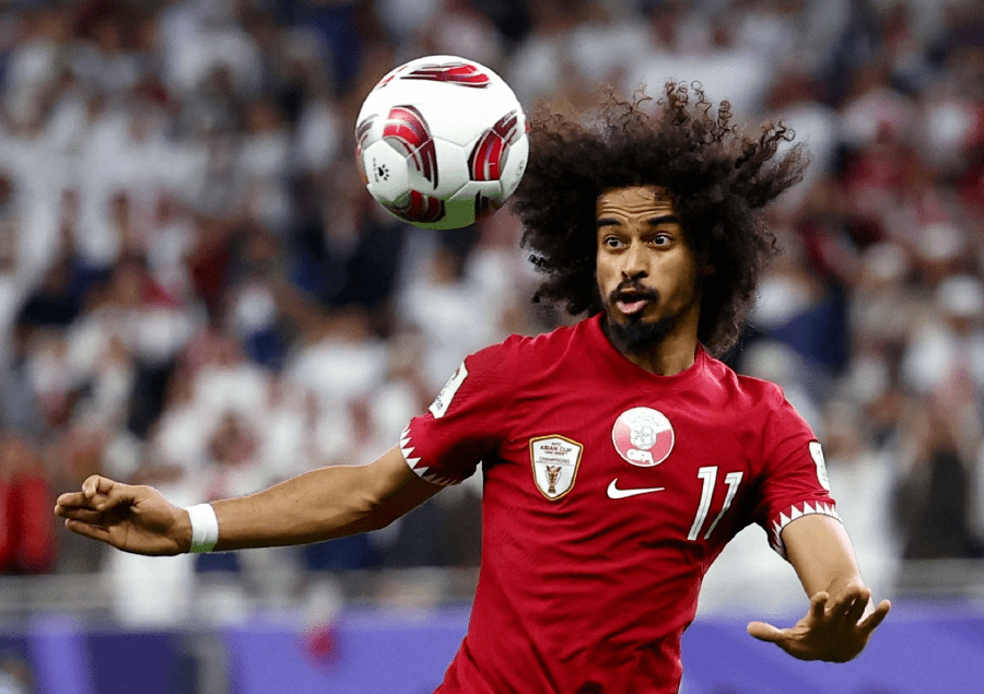 Akram Afif registered one of Qatar's eight goal attempts, but the captain's shot at the 49th minute went wide. Photo by Reuters.